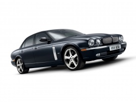 Jaguar XJR Wallpaper