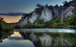 Cliff reflection Wallpaer