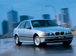 BMW 528i in town 2 Wallpaer