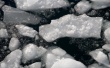 Ice in Water Wallpaer