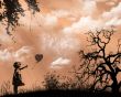 Girl and heart balloon Wallpaer