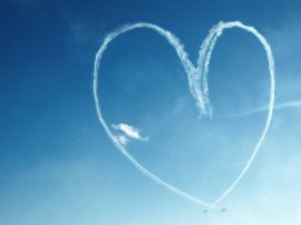 Heart shaped trail Wallpaper