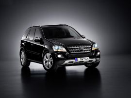 Mercedes ML front Wallpaper