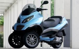 Blue trike Wallpaper